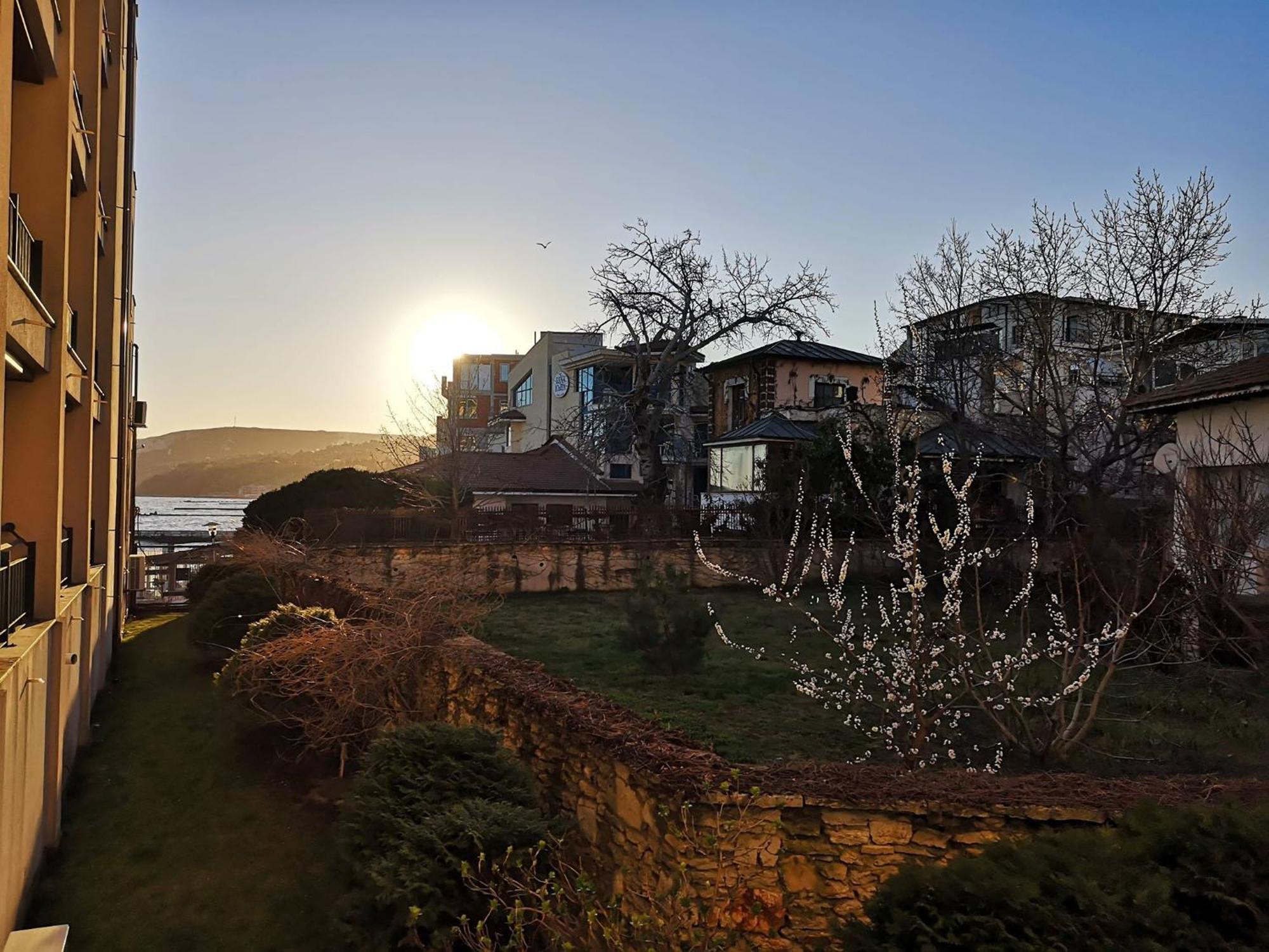 Marina City Aparthotel Balchik Extérieur photo