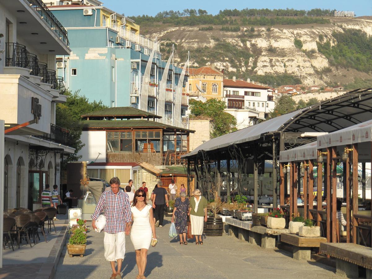 Marina City Aparthotel Balchik Extérieur photo