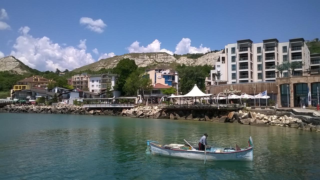 Marina City Aparthotel Balchik Extérieur photo