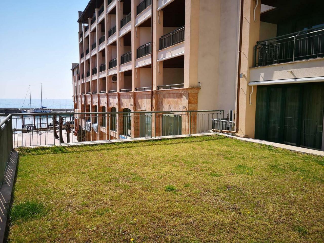 Marina City Aparthotel Balchik Extérieur photo